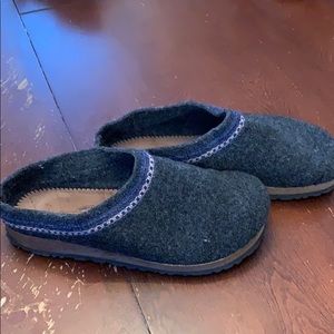 Woman’s loafers, never worn